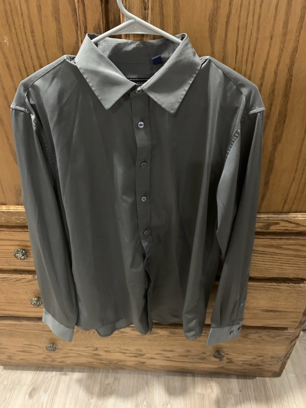Men's Long-Sleeve Dress Shirt in Gray - Classic Point Collar